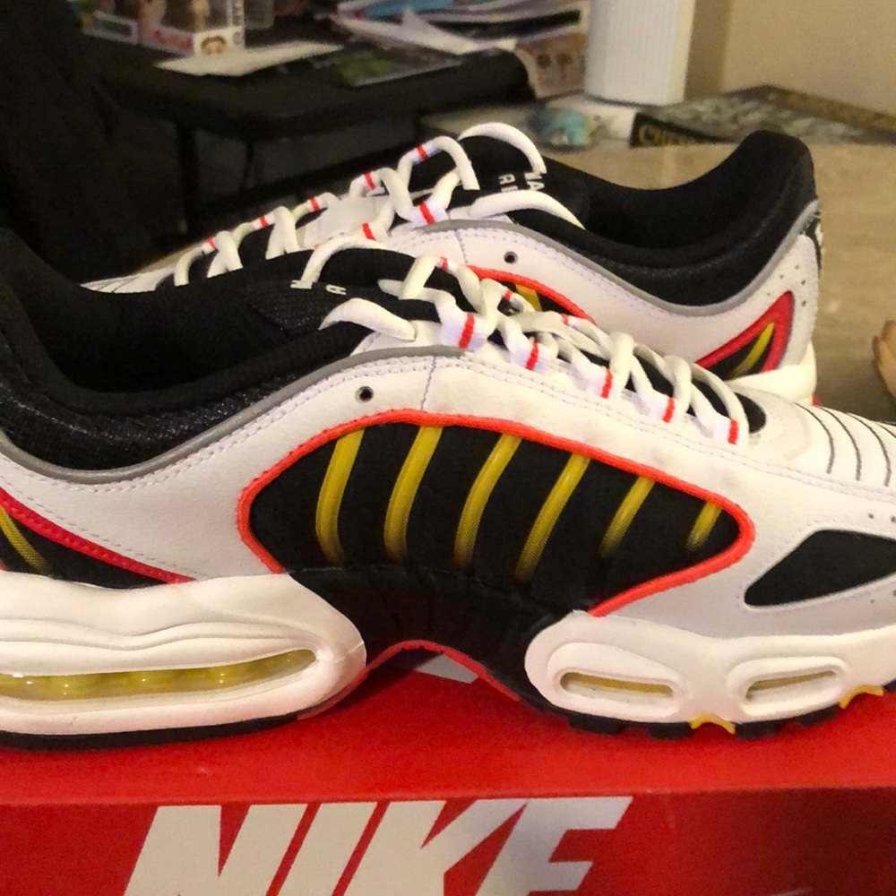 Air Max Tailwind IV - Picture 2 of 4